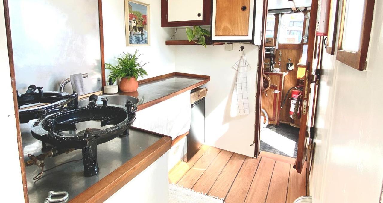 Varra Water - Unique Boat - Bornholm - Fjaelstavn * Nexo