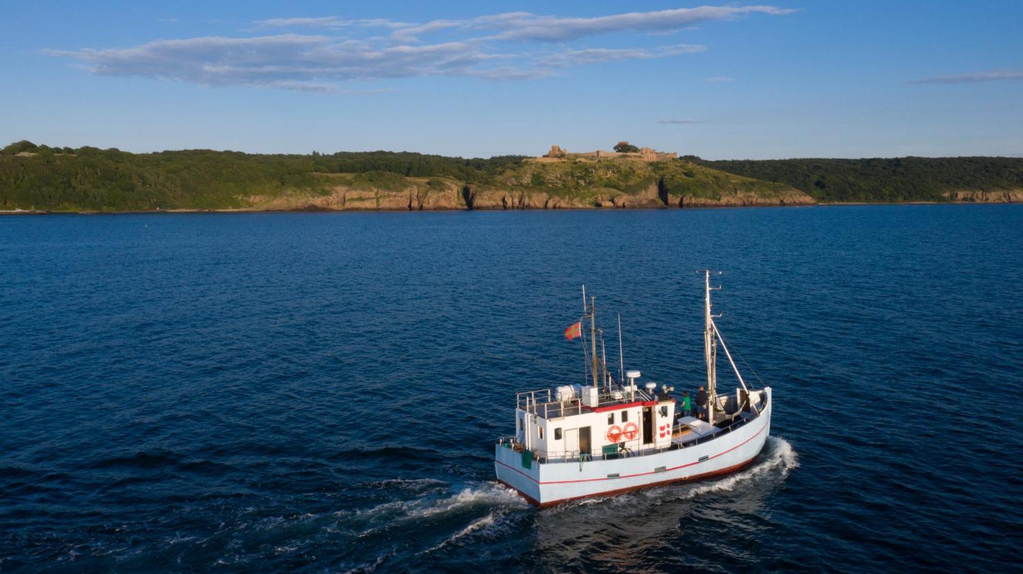 Botel Varra Water - Unique Boat - Bornholm - Fjaelstavn Nexo